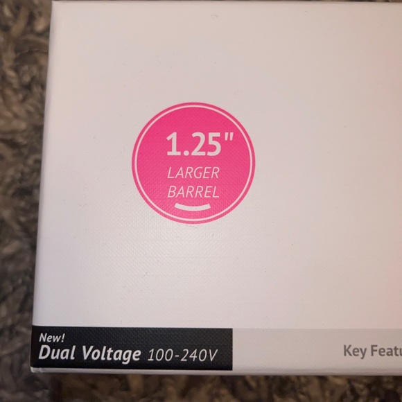 Beachwaver Pro 1.25 Dual Voltage Rotating Curling Iron - Picture 7 of 10